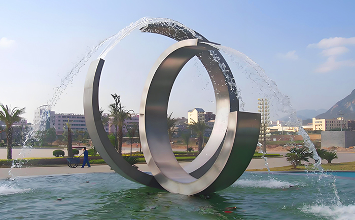 靈動(dòng)水韻，不銹鋼噴泉雕塑的夢(mèng)幻交響